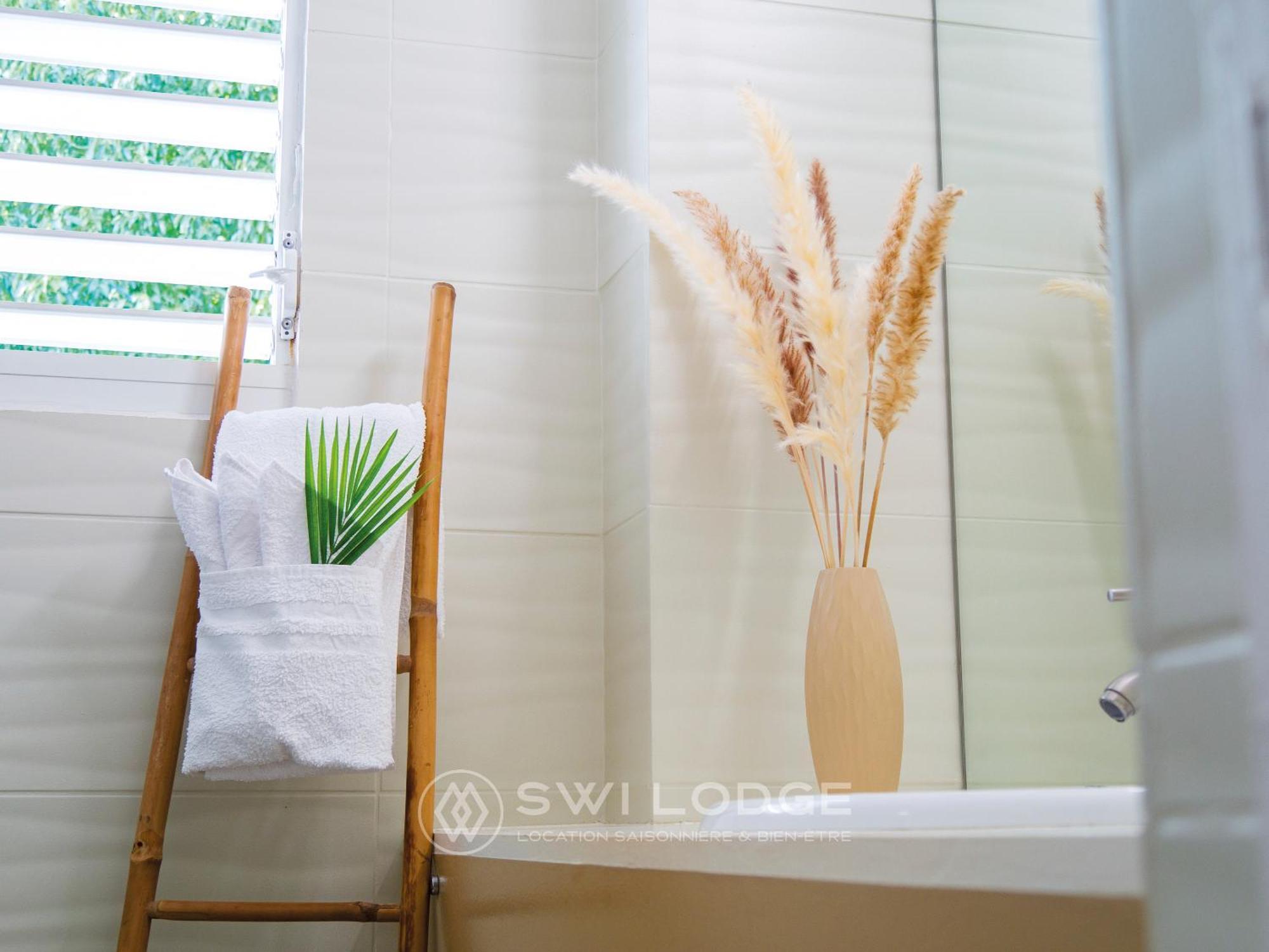 Swilodge Vue Sur Mer ! Petit Dejeuner Et Location De Voiture Possible Le Moule Exterior photo