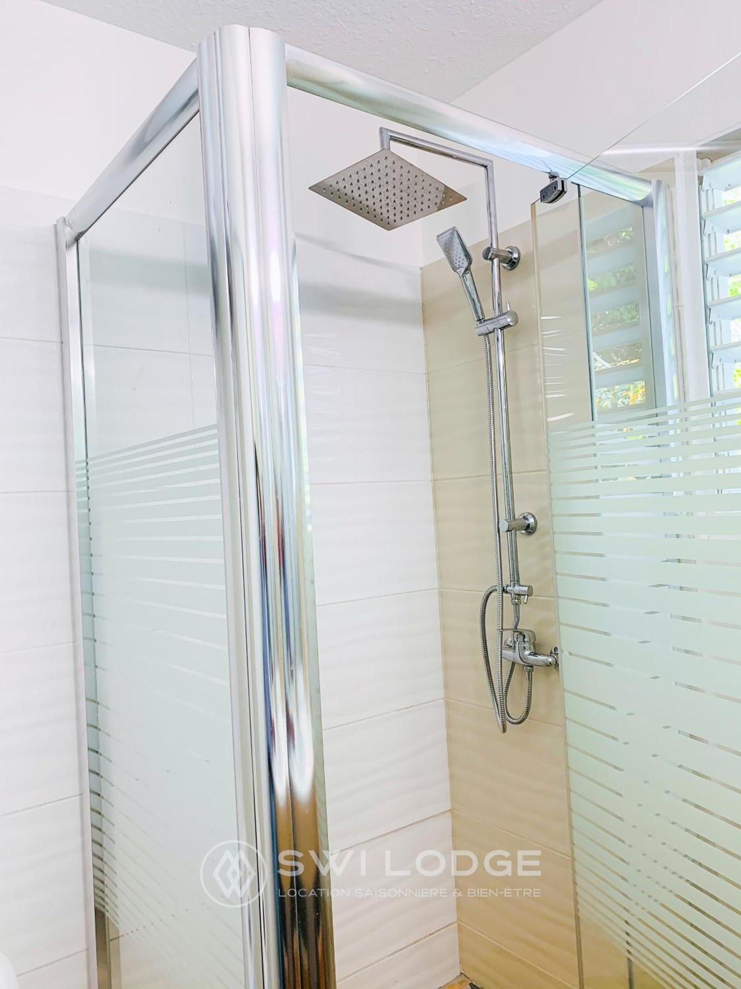 Swilodge Vue Sur Mer ! Petit Dejeuner Et Location De Voiture Possible Le Moule Exterior photo